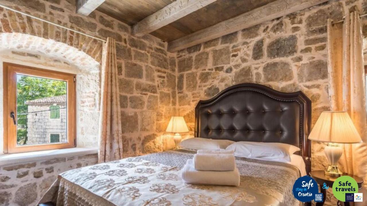 Heritage Palace Varos - Mag Quaint & Elegant Boutique Hotels Split Exteriör bild