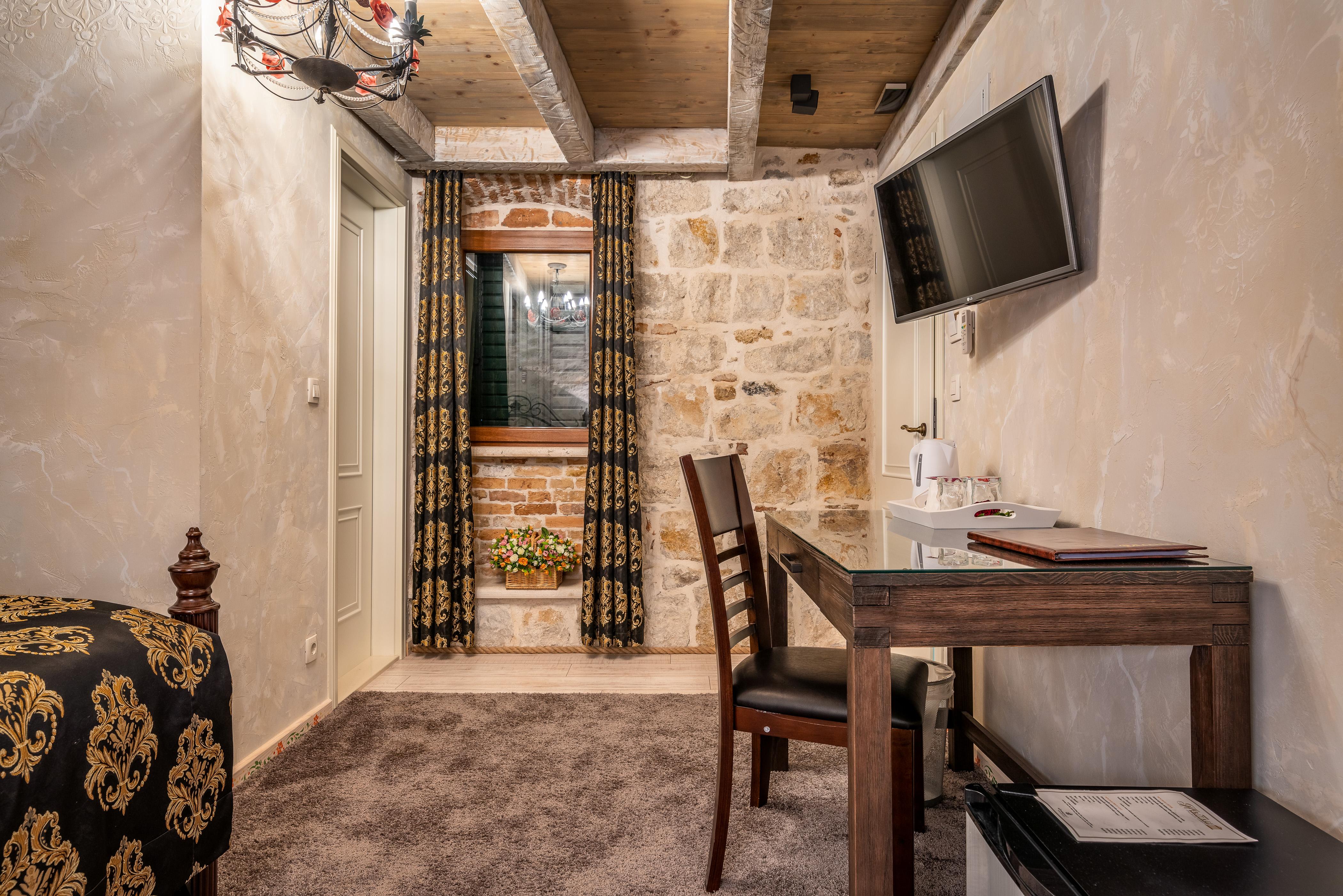 Heritage Palace Varos - Mag Quaint & Elegant Boutique Hotels Split Exteriör bild