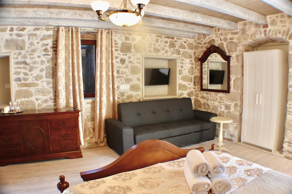 Heritage Palace Varos - Mag Quaint & Elegant Boutique Hotels Split Exteriör bild
