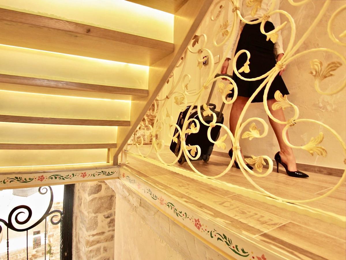 Heritage Palace Varos - Mag Quaint & Elegant Boutique Hotels Split Exteriör bild